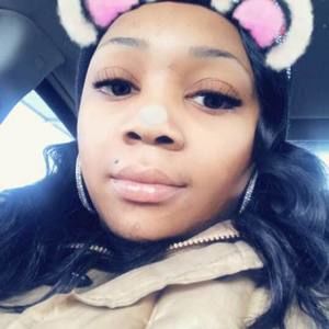 Meet your Posher, Antionette